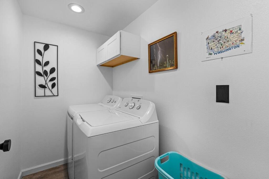 شقة Pacific Nw Gem W/Hot-Tub 15 Minutes Airport. أوبورن المظهر الخارجي الصورة