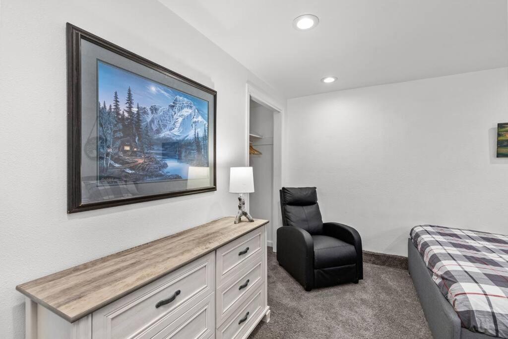 شقة Pacific Nw Gem W/Hot-Tub 15 Minutes Airport. أوبورن المظهر الخارجي الصورة